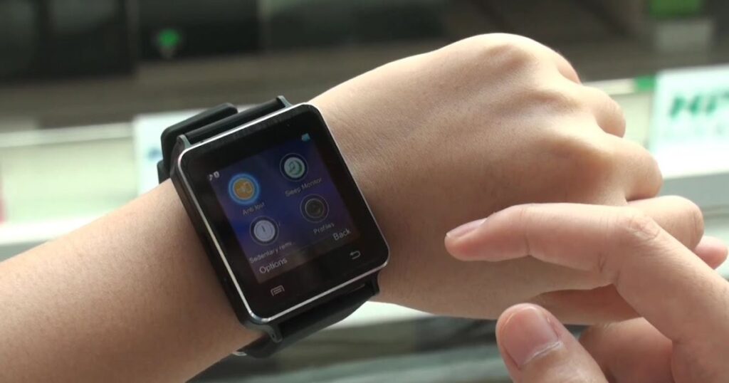 How Big is 5 cm? Smartwatch Screen