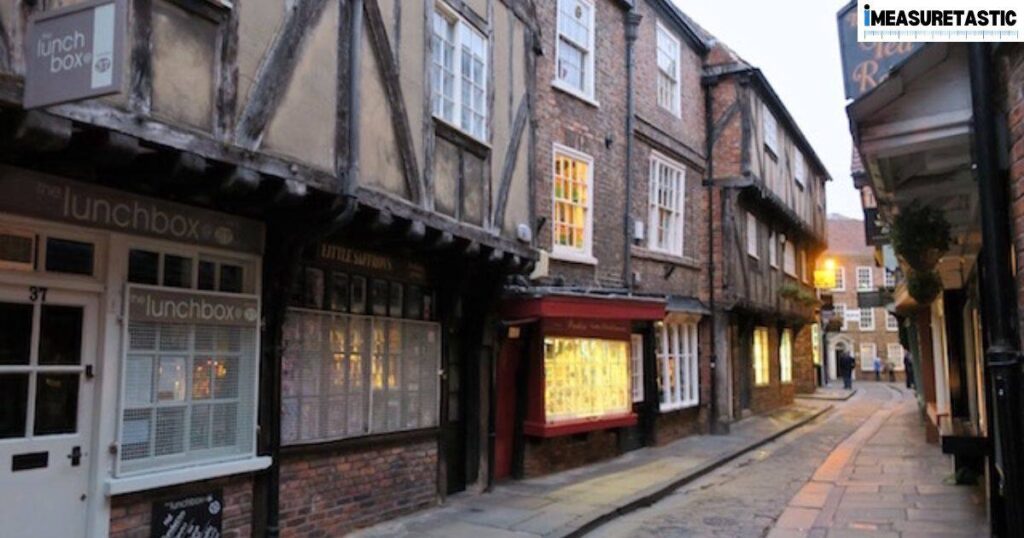 12 Things That Are 500 Feet Long/Big The Shambles